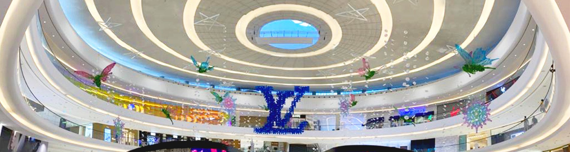 Festive Decorations at Dubai Mall